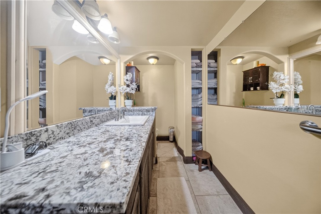 21625 Bancroft Property Photo 30