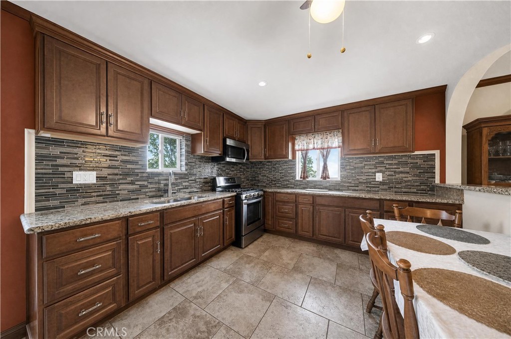 21625 Bancroft Property Photo 34