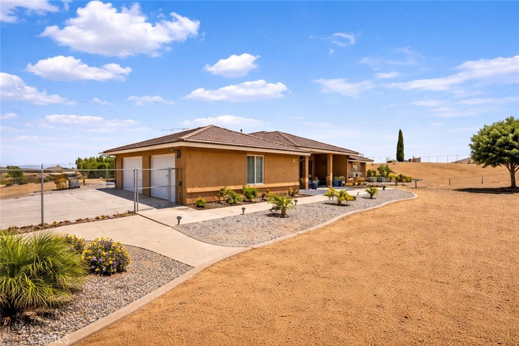 6797 Blue Rose Property Photo 3