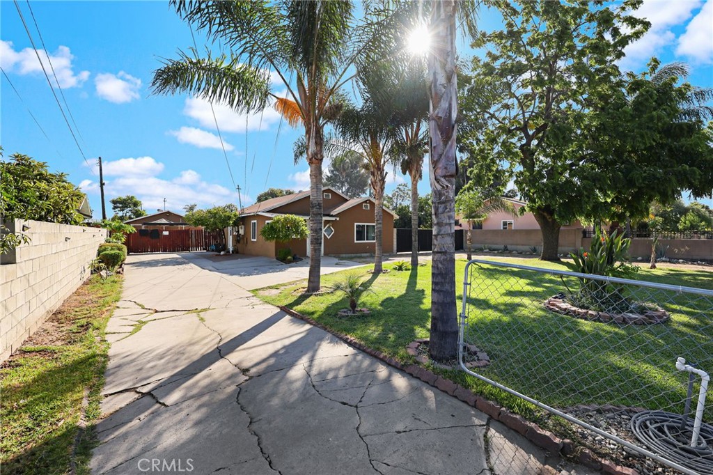 13244 Francisquito Property Photo 2