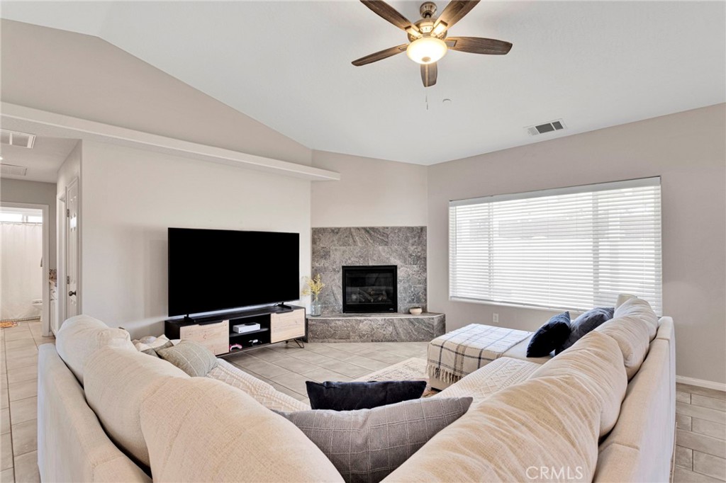 17889 Sycamore Property Photo 2