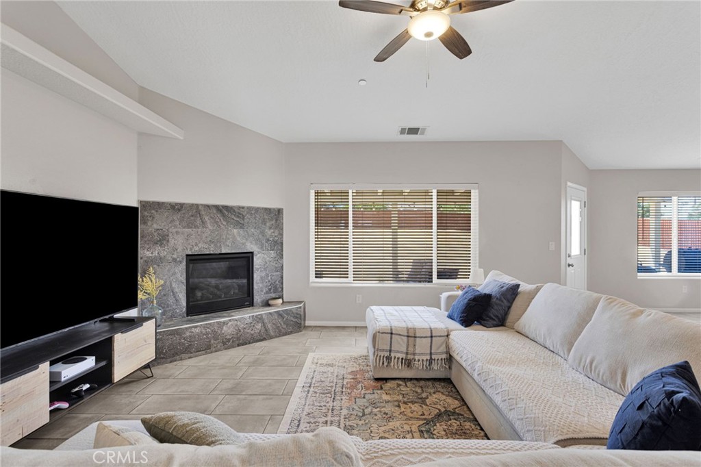 17889 Sycamore Property Photo 3