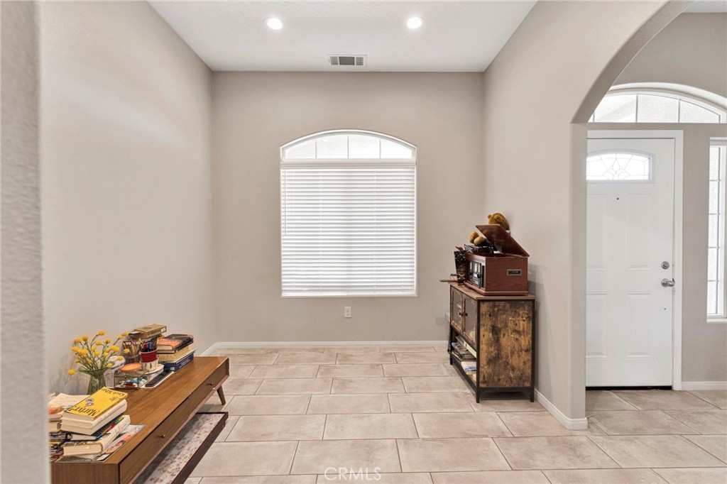 17889 Sycamore Property Photo 7