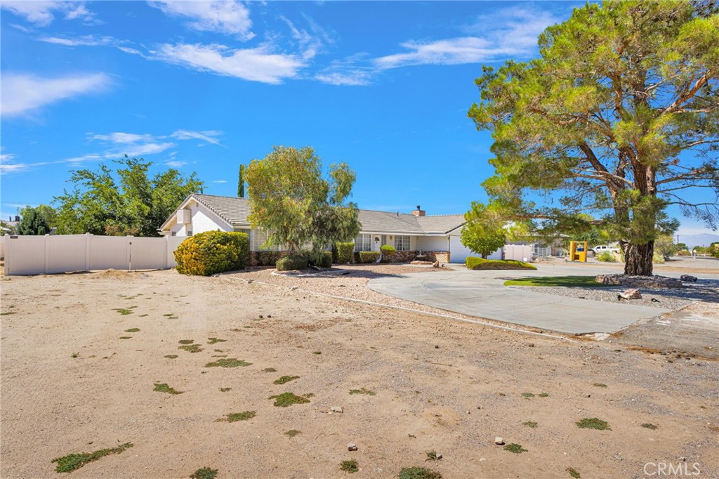 20187 Itasca Road Property Photo 3