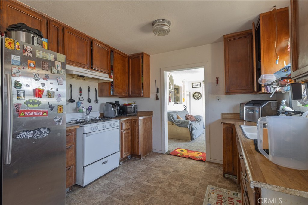 14945 Anacapa Property Photo 6