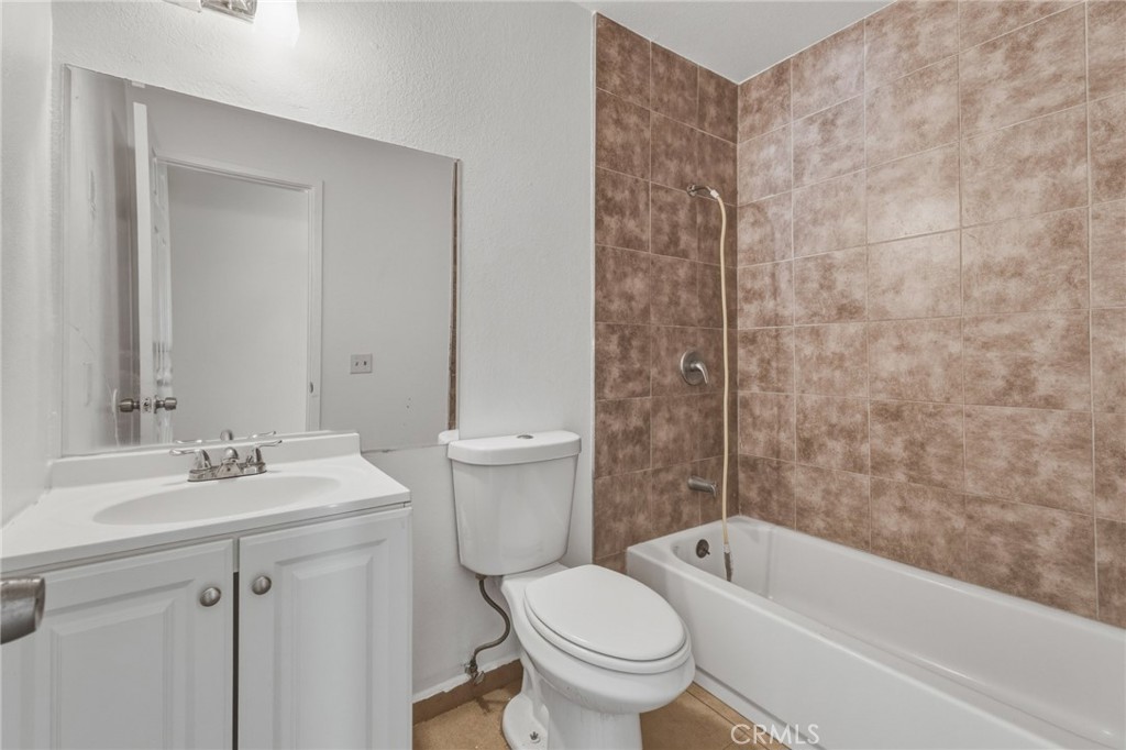 1520 Armory Property Photo 26