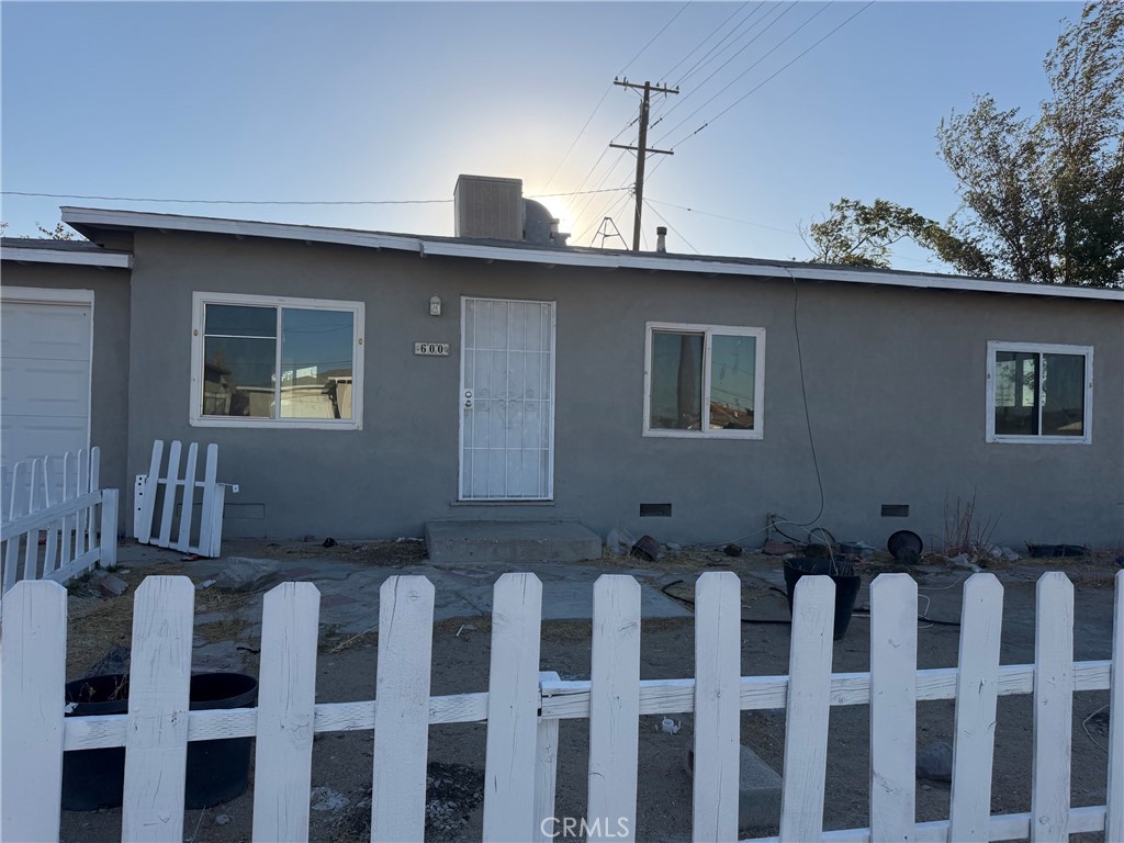 600 Kathleen Property Photo 1