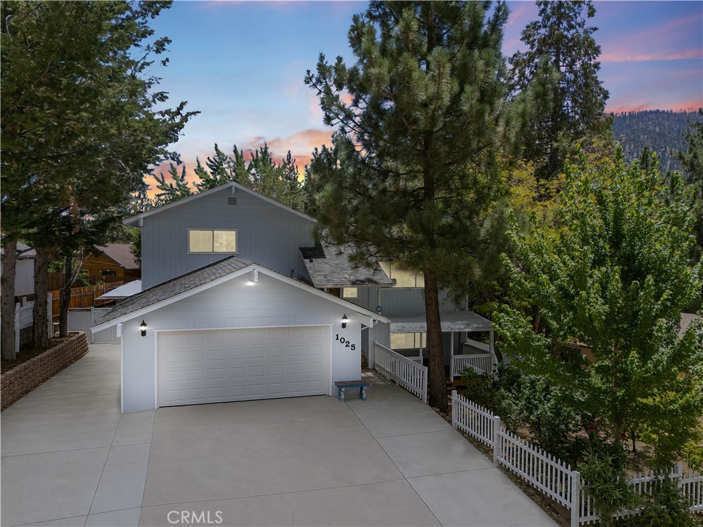 1025 Rivera Property Photo 1