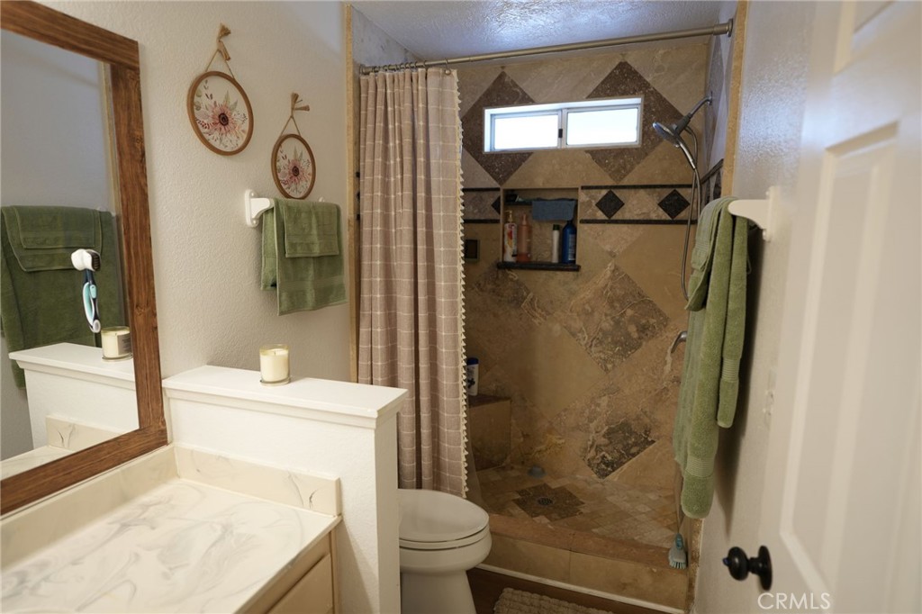 11385 Shahaptain Road Property Photo 15