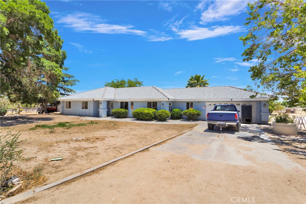 10325 Sheep Creek Rd Property Photo 2