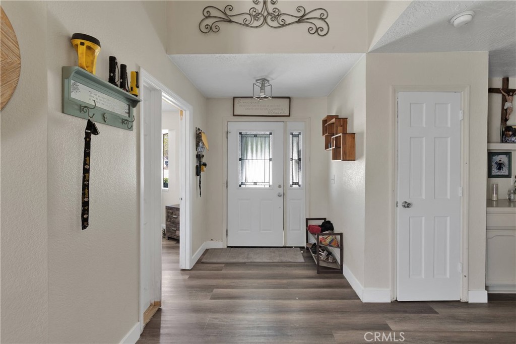 10325 Sheep Creek Rd Property Photo 6