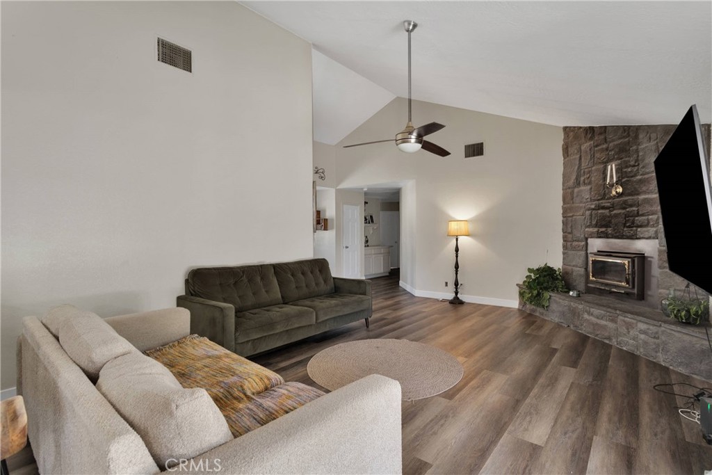 10325 Sheep Creek Rd Property Photo 9