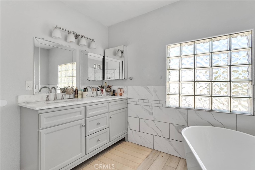 10325 Sheep Creek Rd Property Photo 22