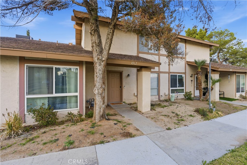 1012 Peg Street Property Photo 2