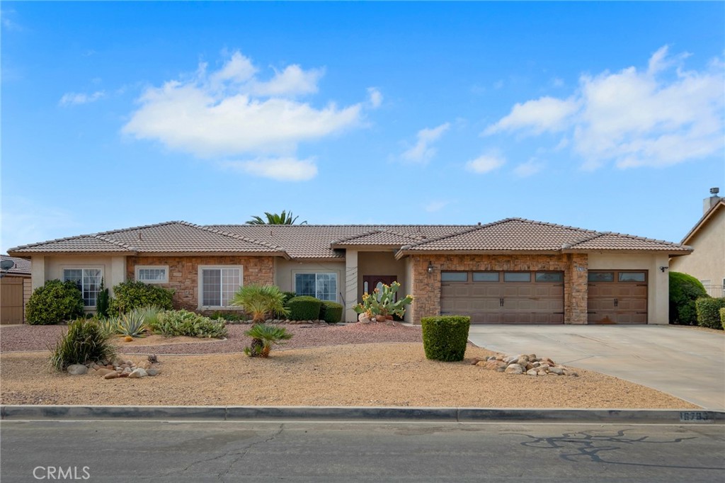 16783 Crockett Property Photo 4