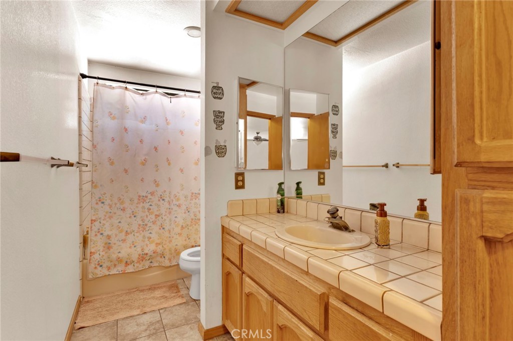 7313 Newhall Avenue Property Photo 13