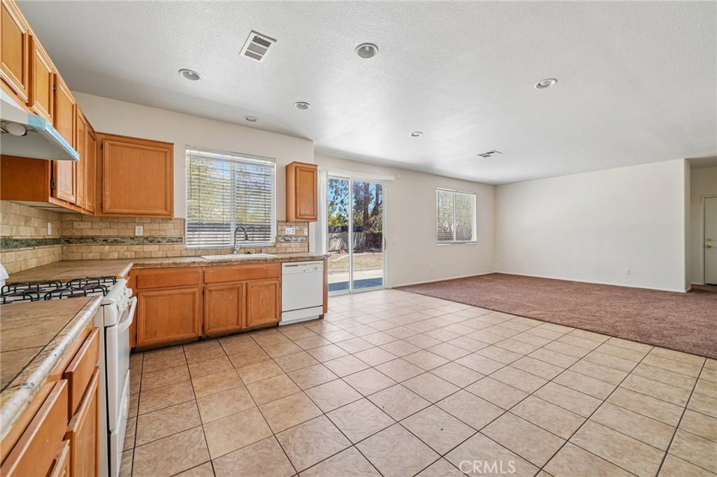 13960 Swallowtail Property Photo 18