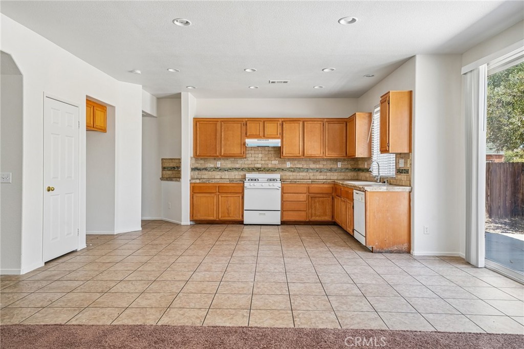 13960 Swallowtail Property Photo 19