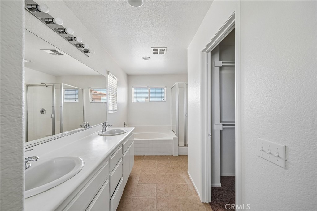 13960 Swallowtail Property Photo 26