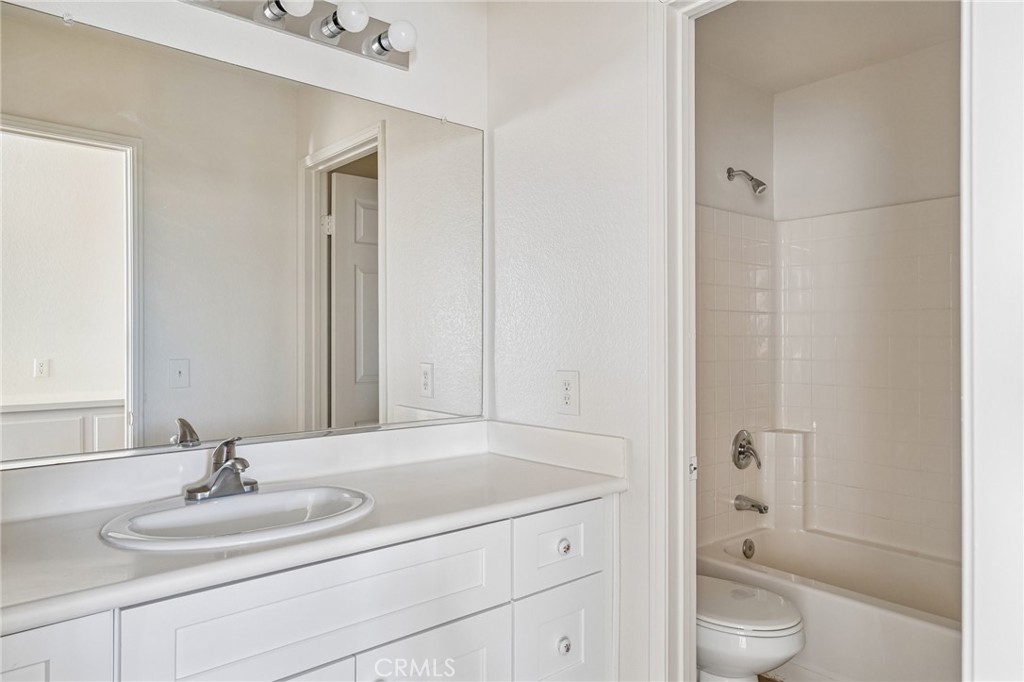 13960 Swallowtail Property Photo 32