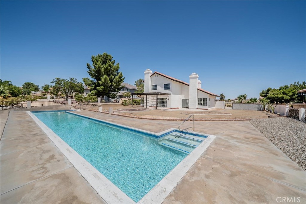 16334 Ridge View Drive Property Photo 6