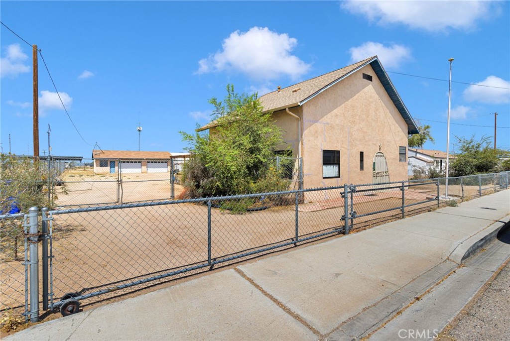 18058 Jonathan Street Property Photo 5