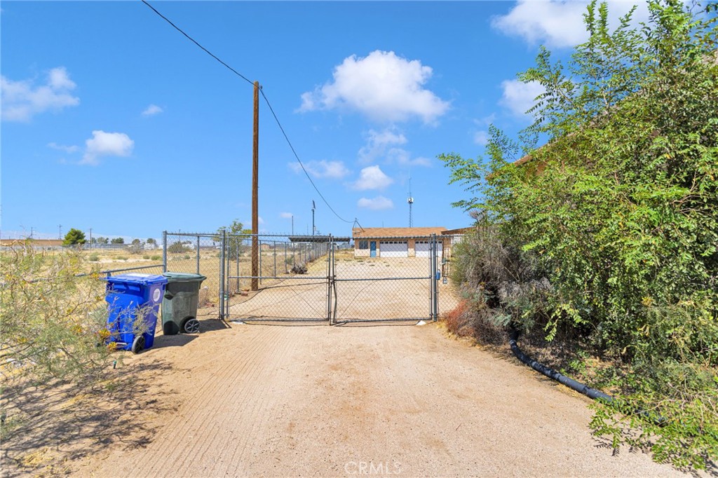 18058 Jonathan Street Property Photo 6