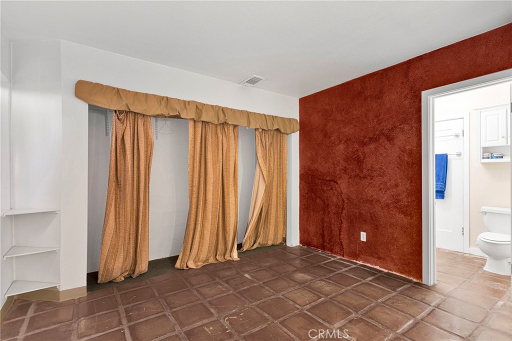 18058 Jonathan Street Property Photo 15