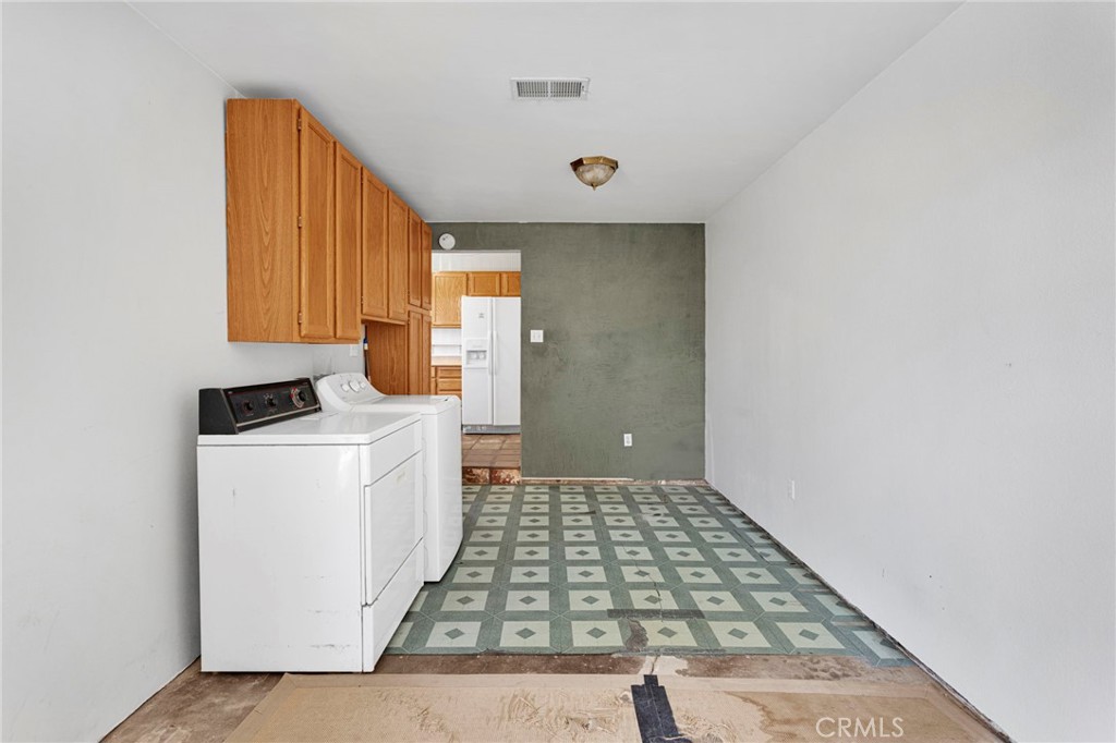 18058 Jonathan Street Property Photo 17