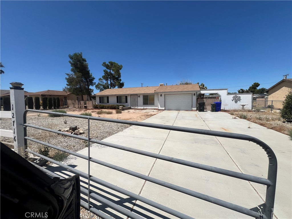 12716 Iroquois Property Photo 2