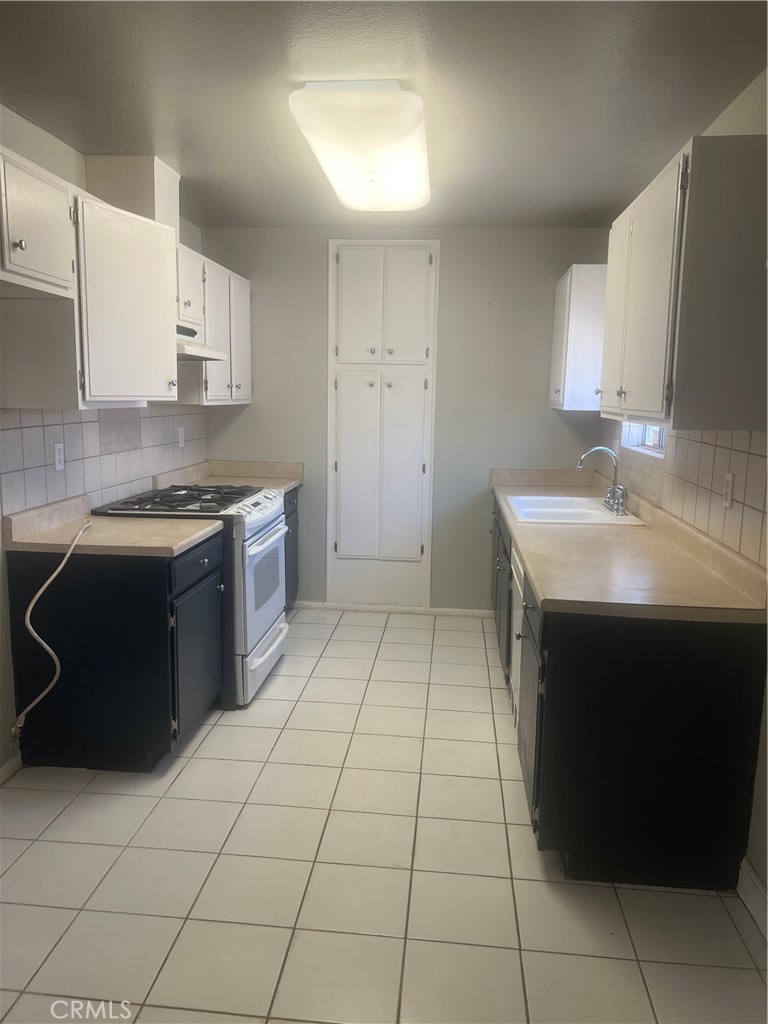 12716 Iroquois Property Photo 3