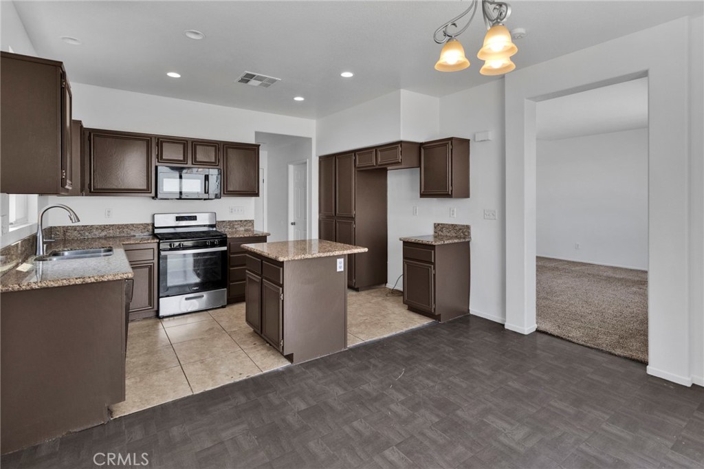 13742 Summer Wind Property Photo 11