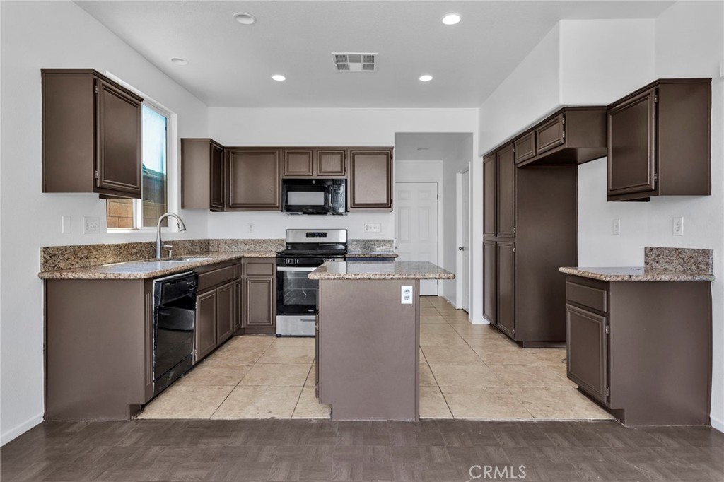 13742 Summer Wind Property Photo 12