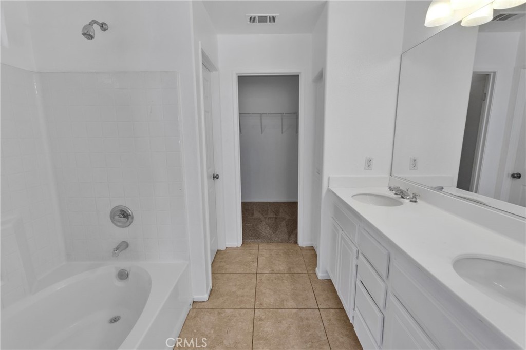 13742 Summer Wind Property Photo 19
