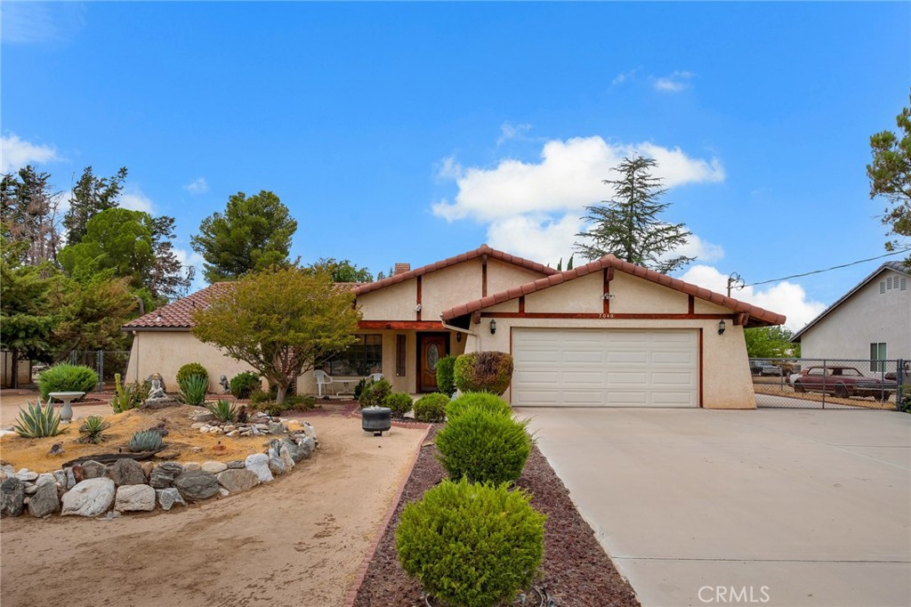 7040 Kenyon Property Photo 1