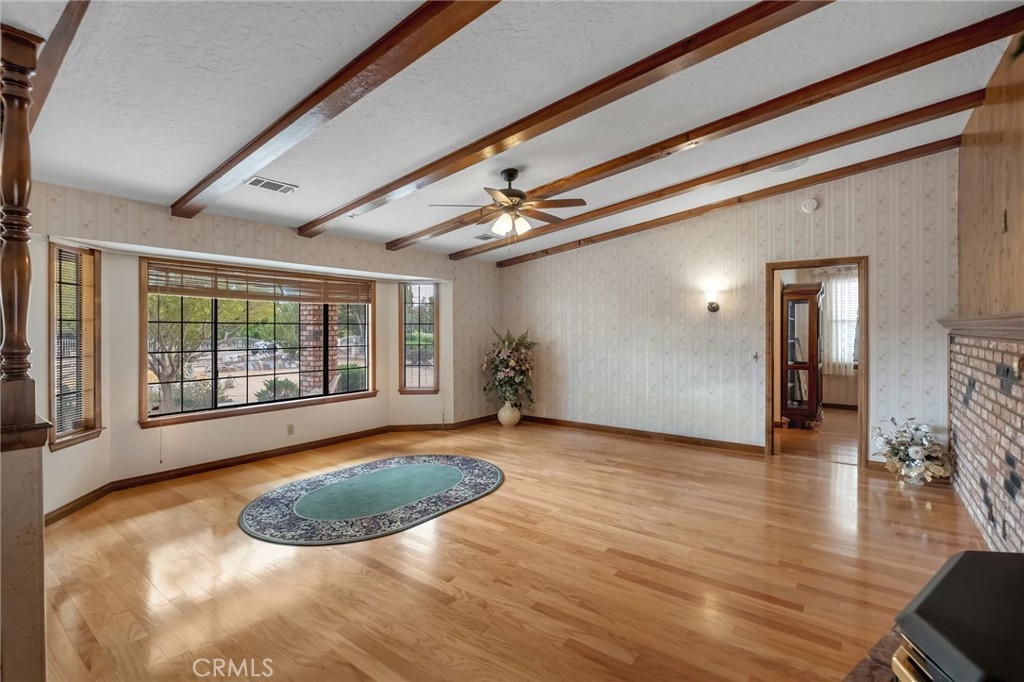 7040 Kenyon Property Photo 3