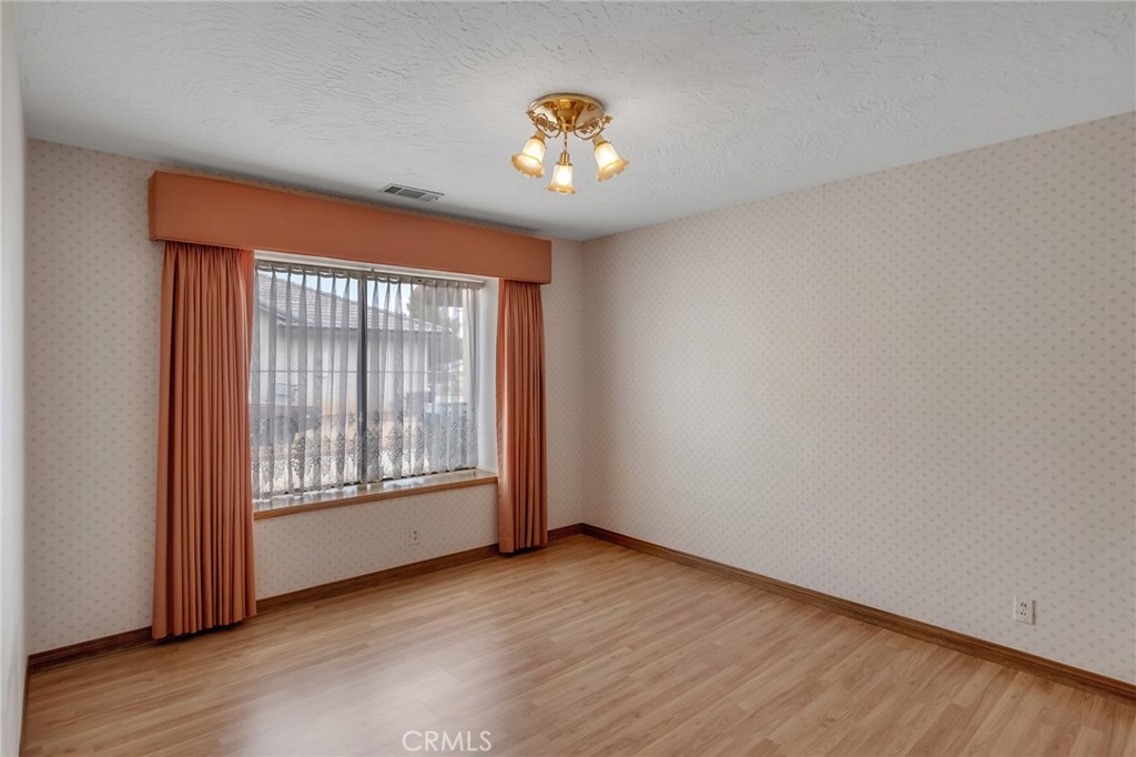 7040 Kenyon Property Photo 15