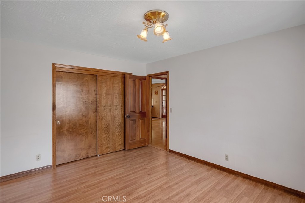 7040 Kenyon Property Photo 16