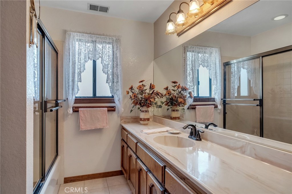 7040 Kenyon Property Photo 18