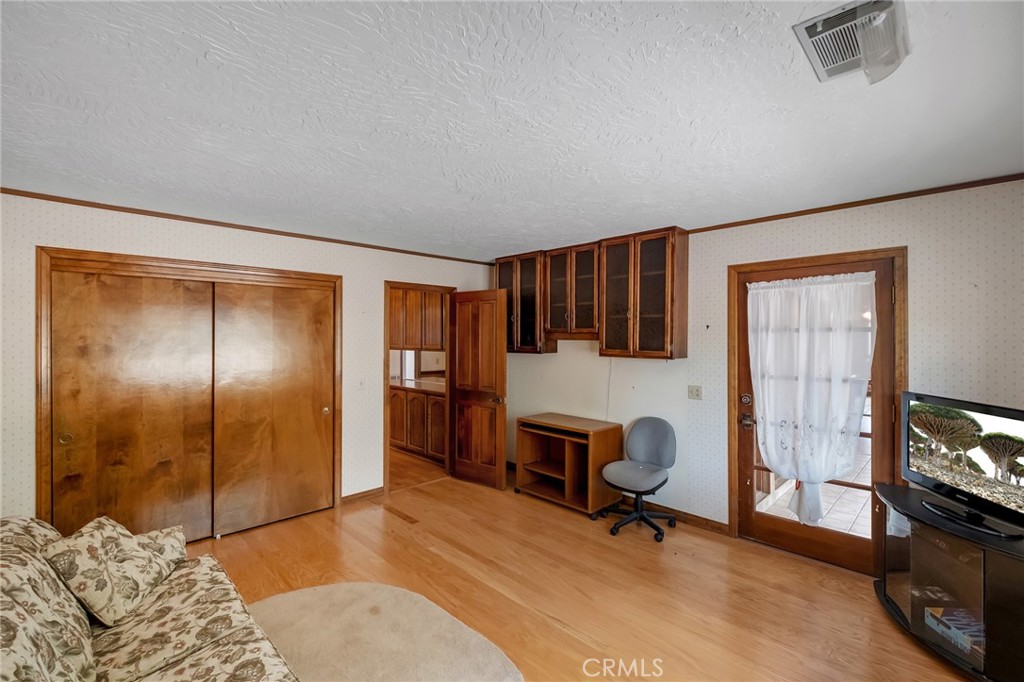 7040 Kenyon Property Photo 20