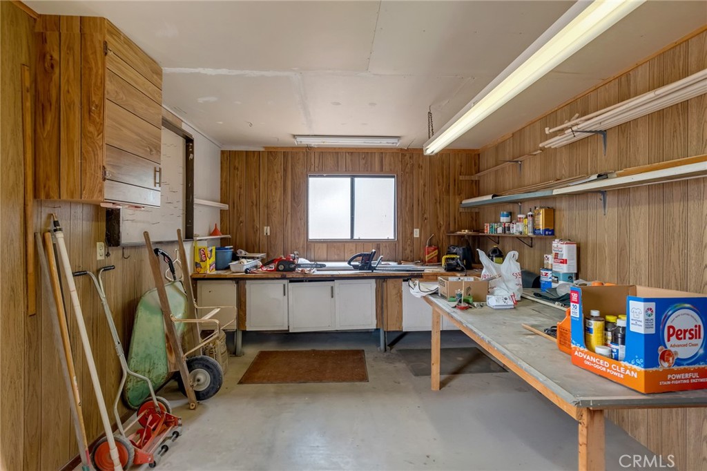 7040 Kenyon Property Photo 23