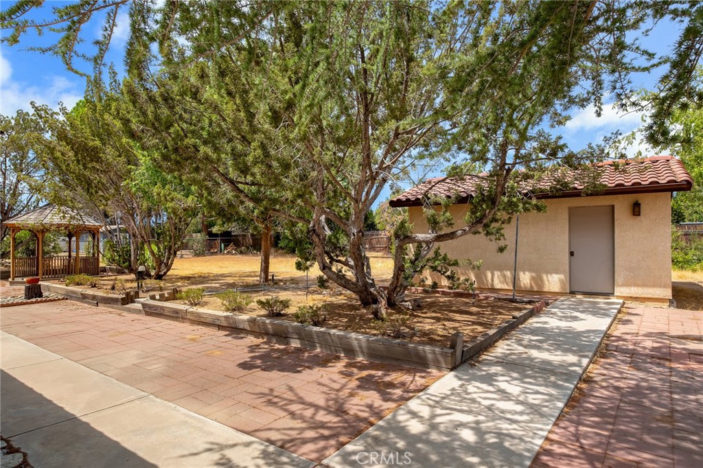 7040 Kenyon Property Photo 24