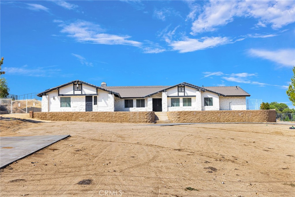 14942 Riverside Drive Property Photo 2