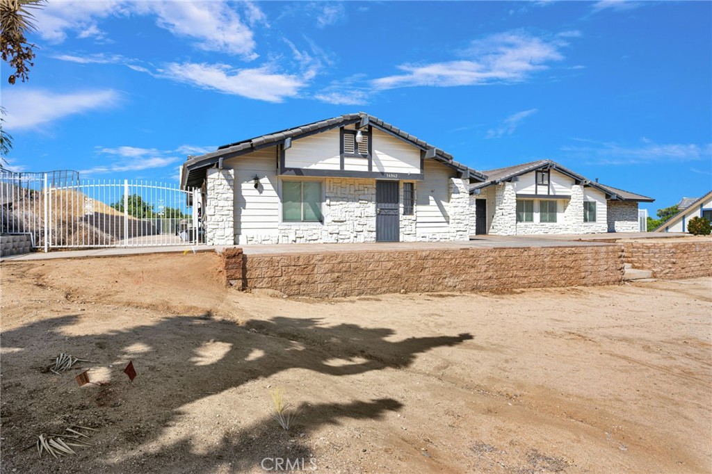 14942 Riverside Drive Property Photo 3