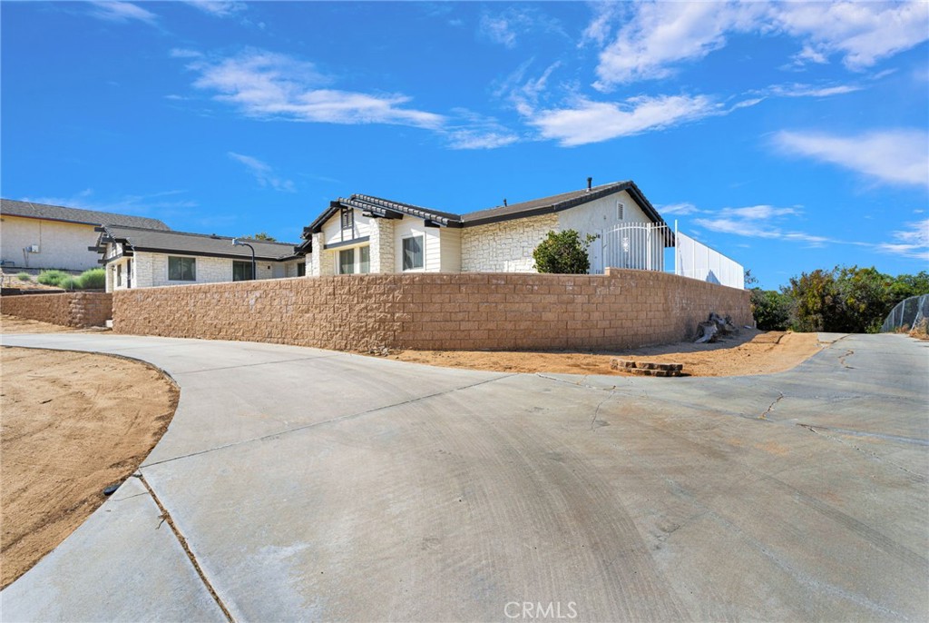 14942 Riverside Drive Property Photo 4