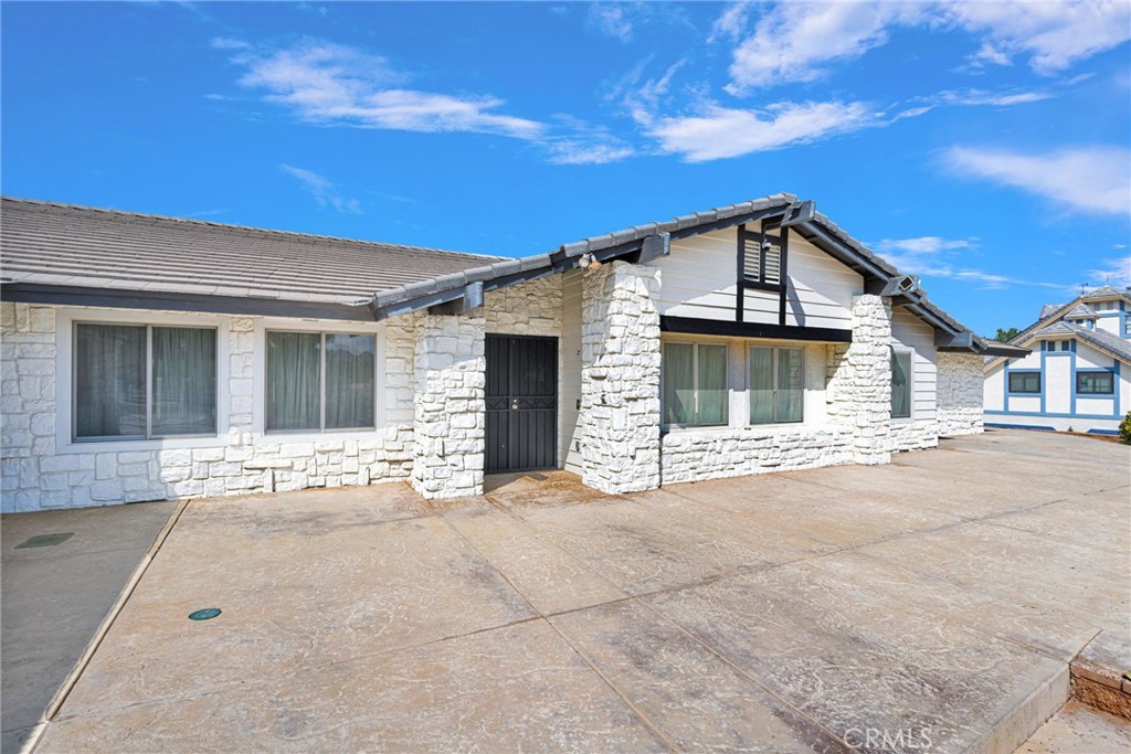 14942 Riverside Drive Property Photo 5