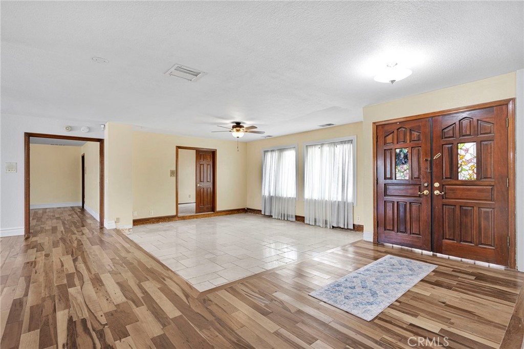 14942 Riverside Drive Property Photo 11