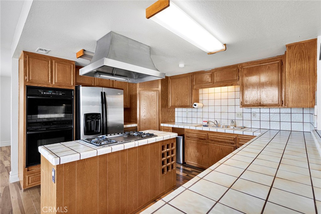 14942 Riverside Drive Property Photo 14