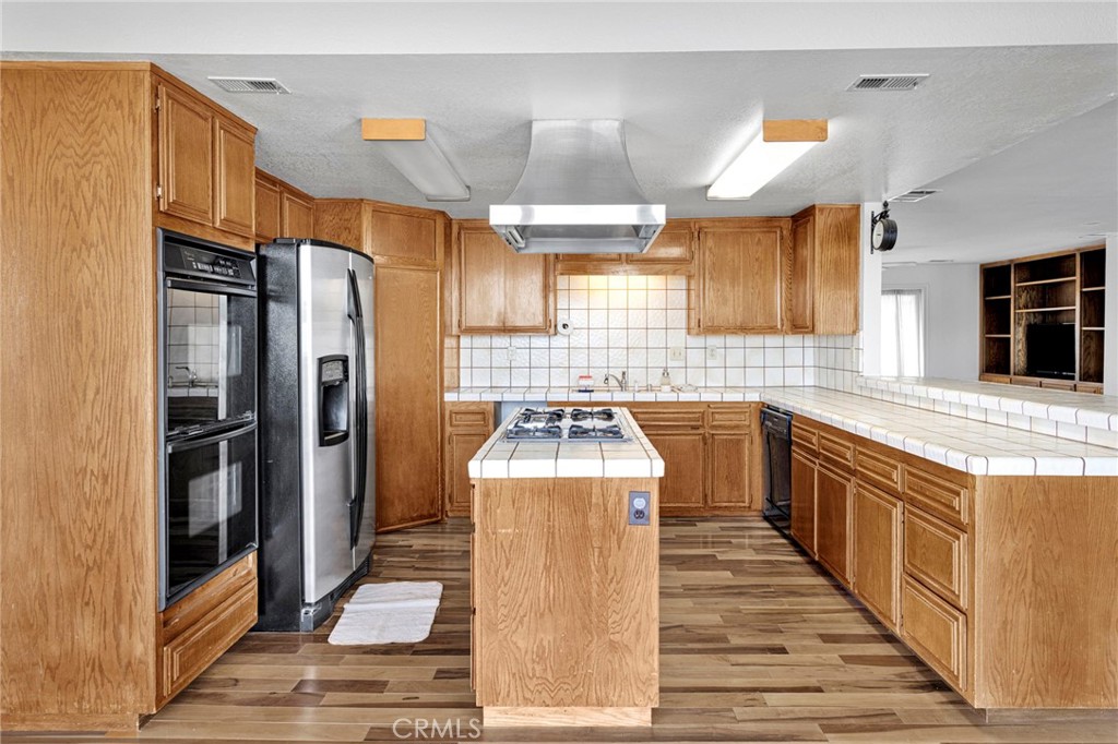 14942 Riverside Drive Property Photo 16