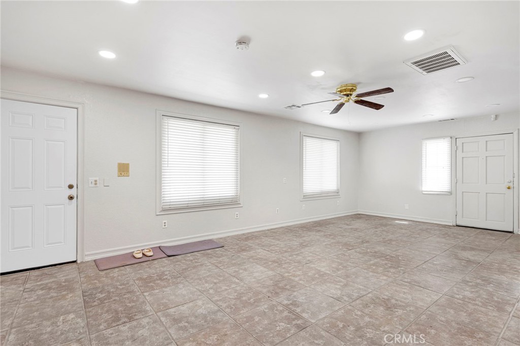 14942 Riverside Drive Property Photo 27